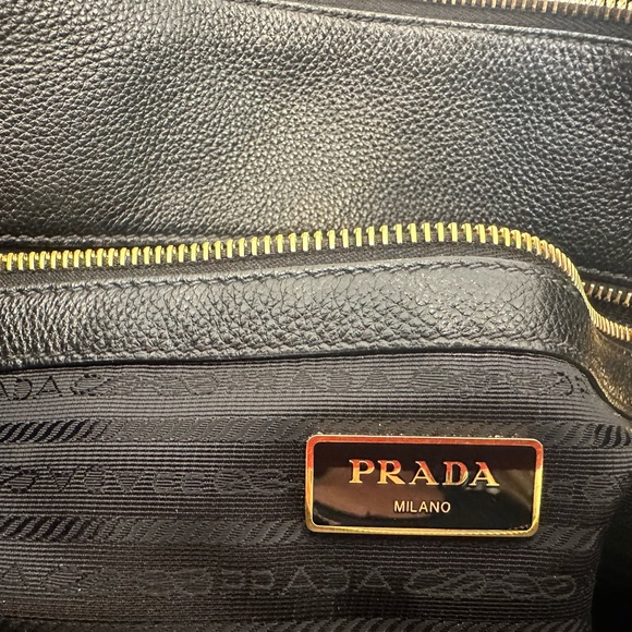 Prada Black leather shoulder bag - Picture 8 of 11